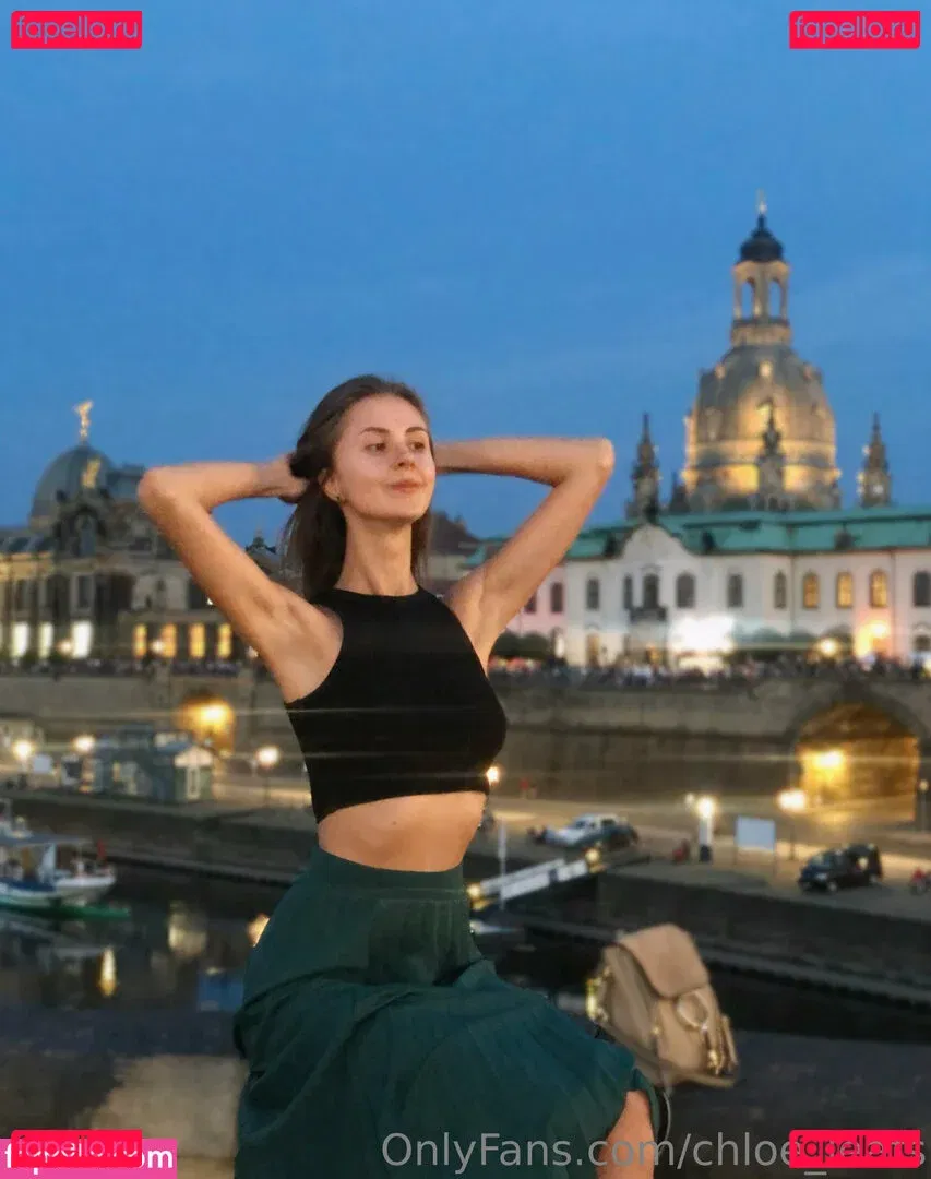 Chloe Leafs Onlyfans Photo Gallery 