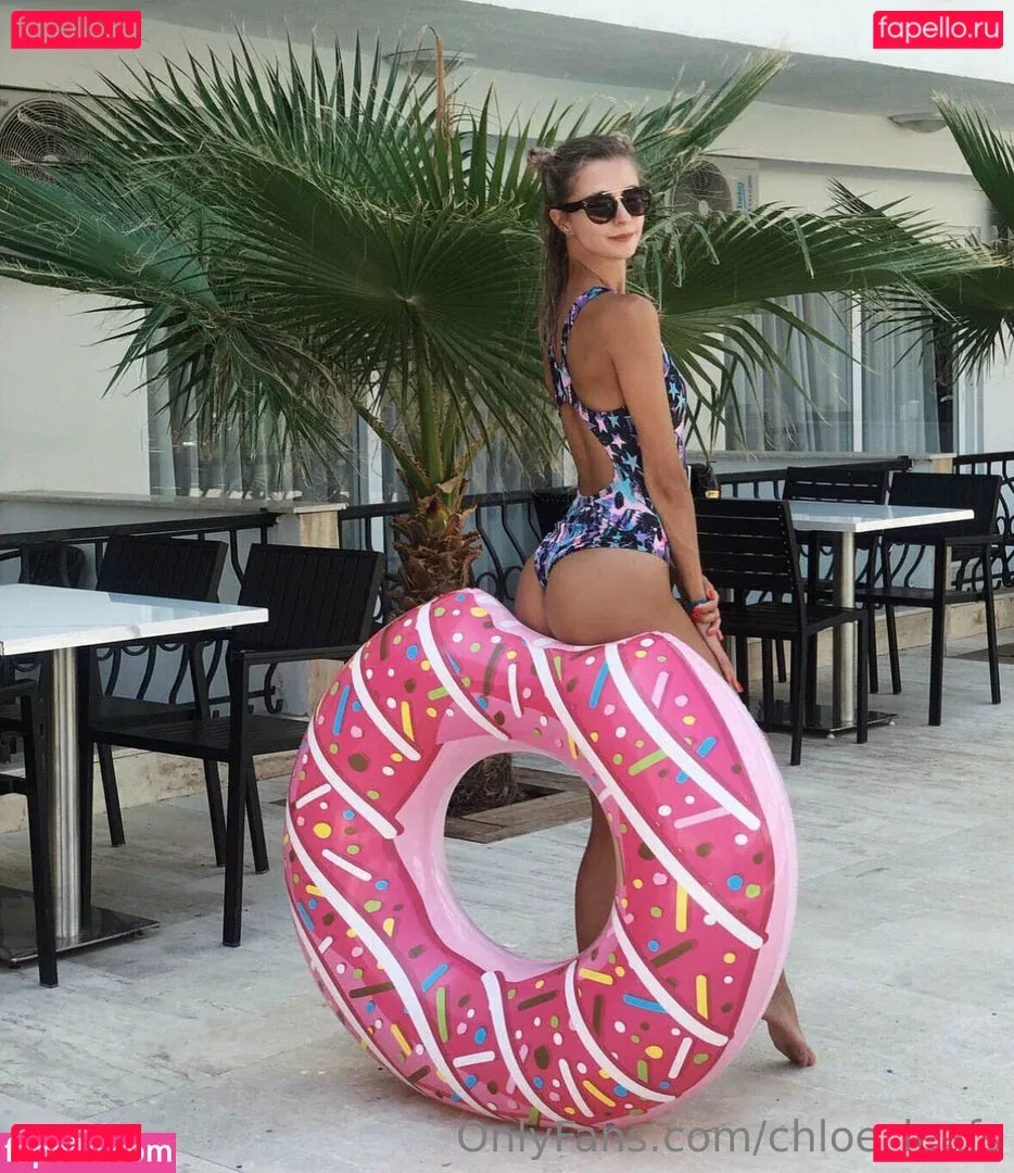Chloe Leafs Onlyfans Photo Gallery 