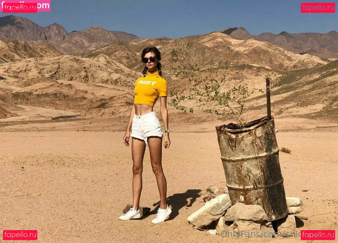 Chloe Leafs Onlyfans Photo Gallery 