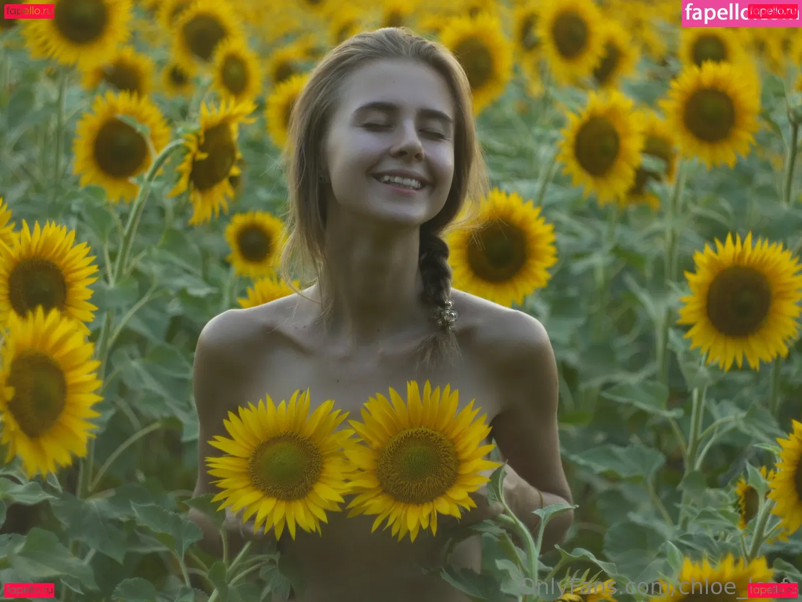 Chloe Leafs Onlyfans Photo Gallery 