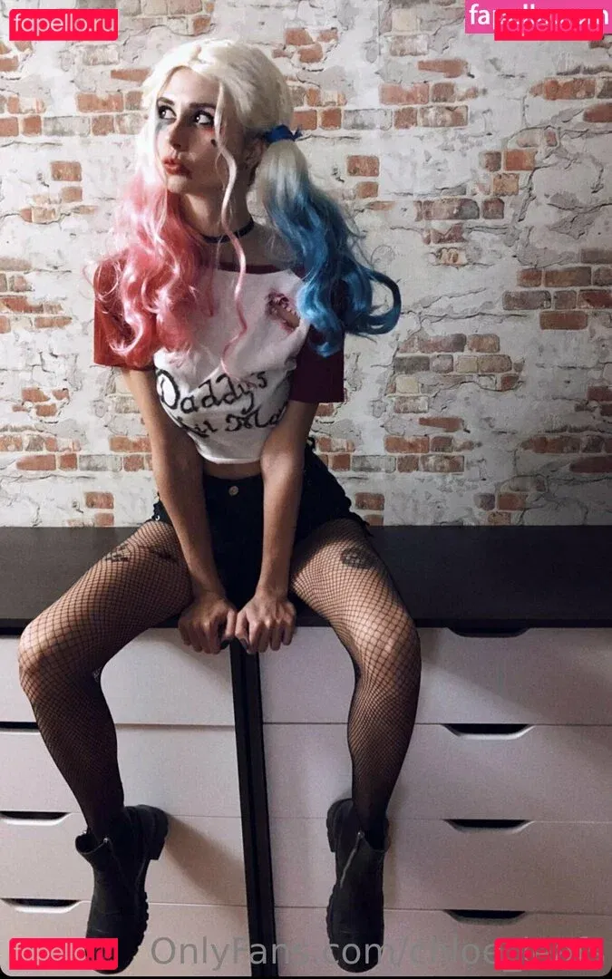 Chloe Leafs Onlyfans Photo Gallery 