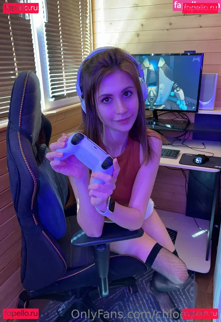 Chloe Leafs Onlyfans Photo Gallery 