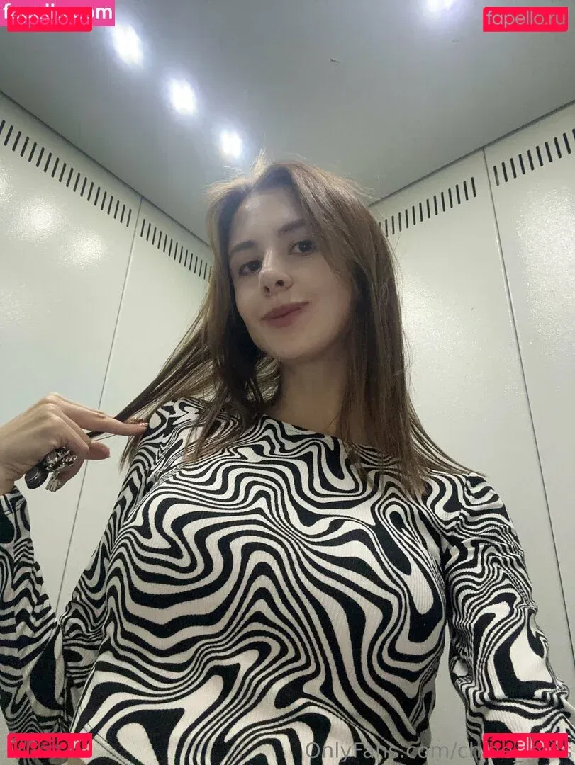 Chloe Leafs Onlyfans Photo Gallery 