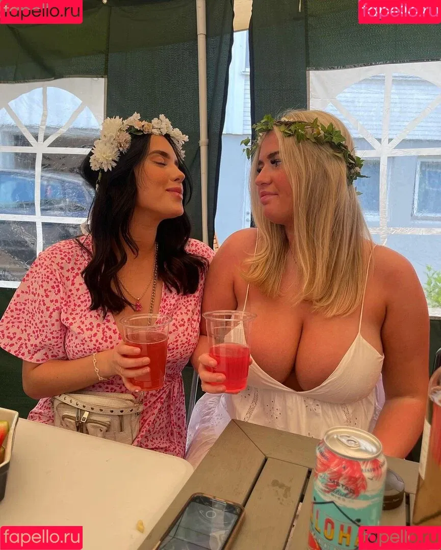 Anna K Onlyfans Photo Gallery 