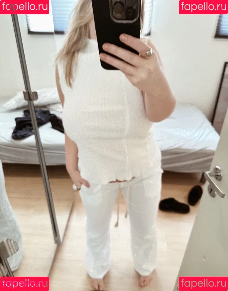 Anna K Onlyfans Photo Gallery 