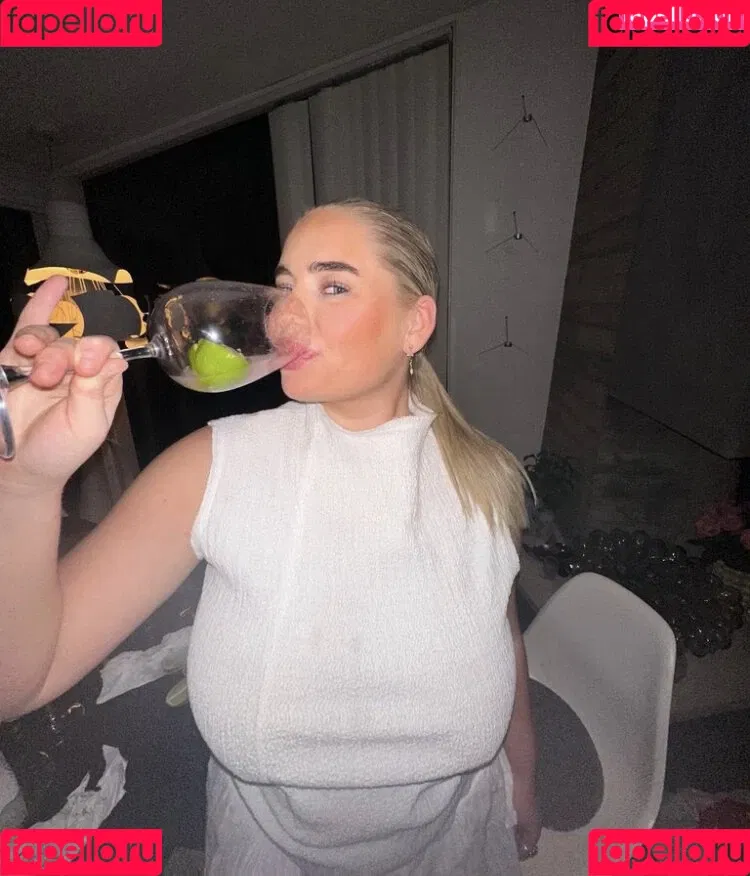 Anna K Onlyfans Photo Gallery 