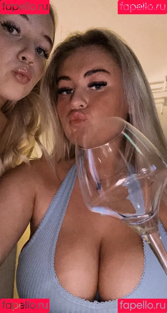 Anna K Onlyfans Photo Gallery 