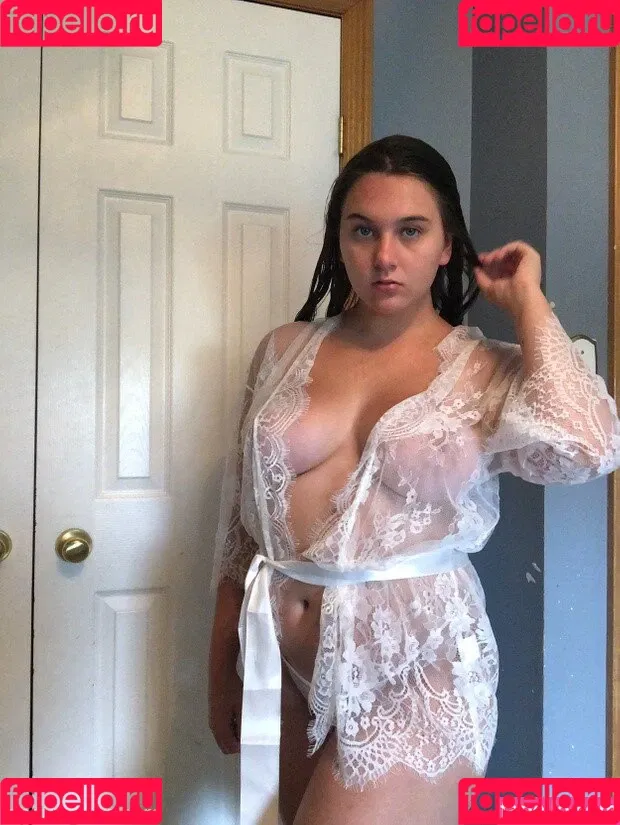 Sarah Bertrand Onlyfans Photo Gallery 