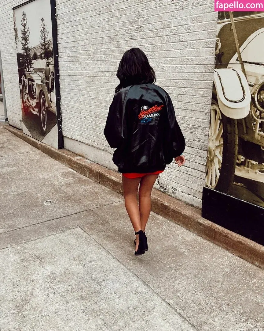 Lyla Troglin Onlyfans Photo Gallery 