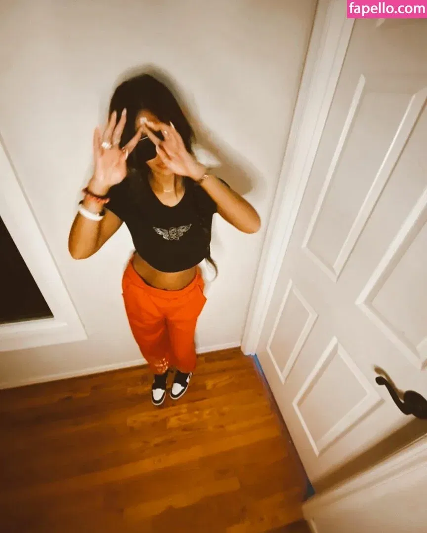 Lyla Troglin Onlyfans Photo Gallery 