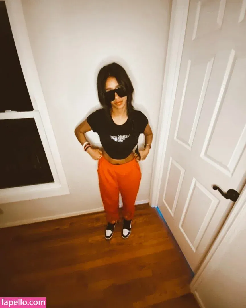 Lyla Troglin Onlyfans Photo Gallery 