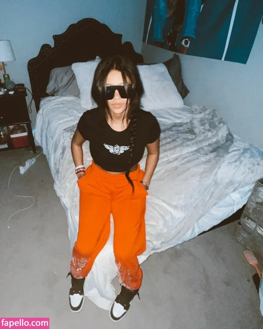 Lyla Troglin Onlyfans Photo Gallery 