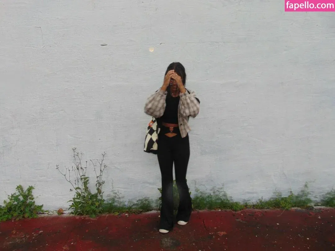 Lyla Troglin Onlyfans Photo Gallery 