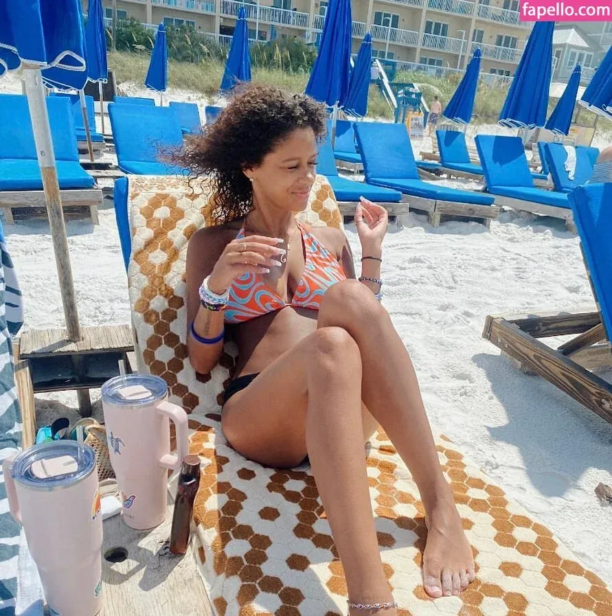 Lyla Troglin Onlyfans Photo Gallery 