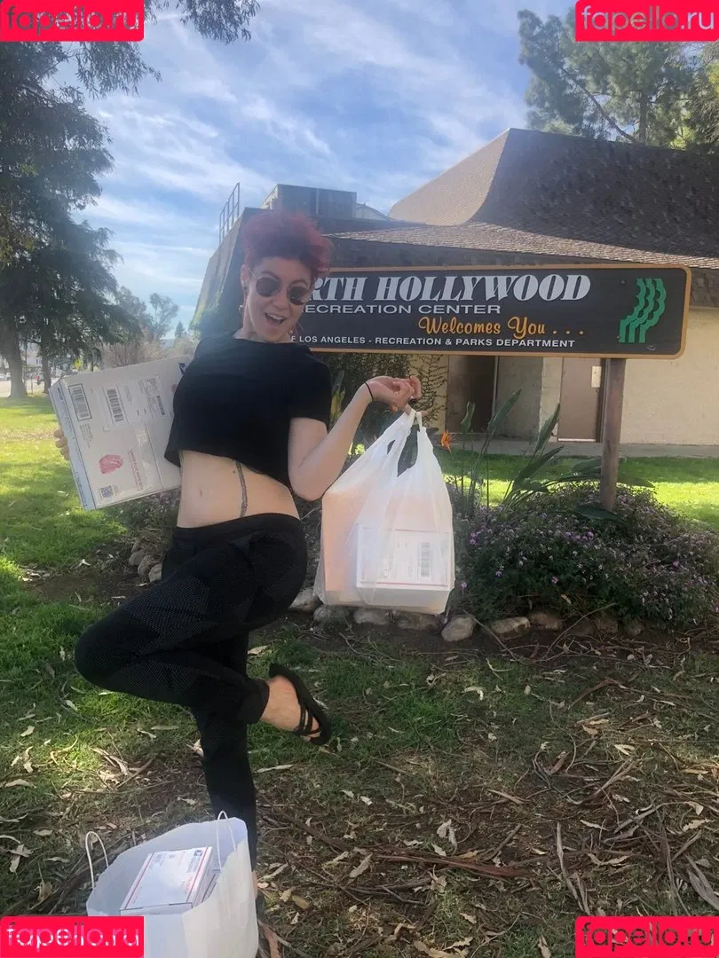 Comicbookgirl19 Onlyfans Photo Gallery 