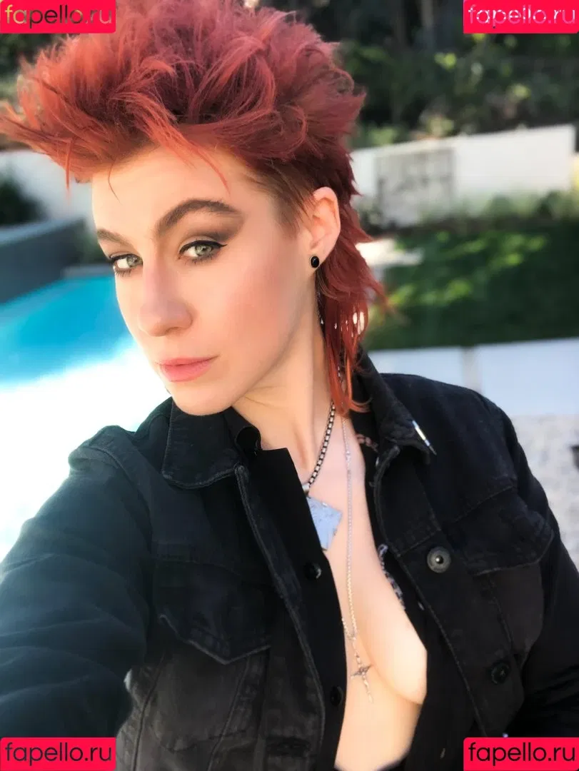 Comicbookgirl19 Onlyfans Photo Gallery 