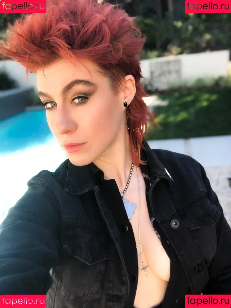 Comicbookgirl19 Onlyfans Photo Gallery 