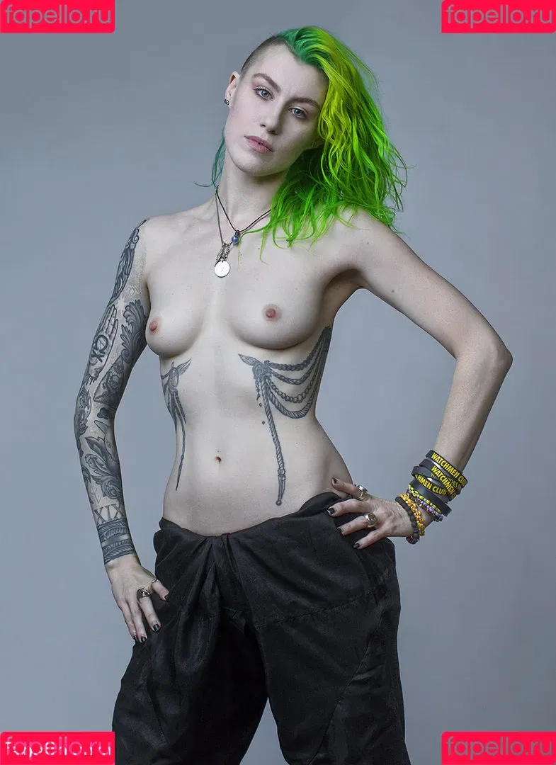 Comicbookgirl19 Onlyfans Photo Gallery 