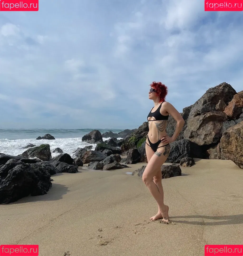 Comicbookgirl19 Onlyfans Photo Gallery 
