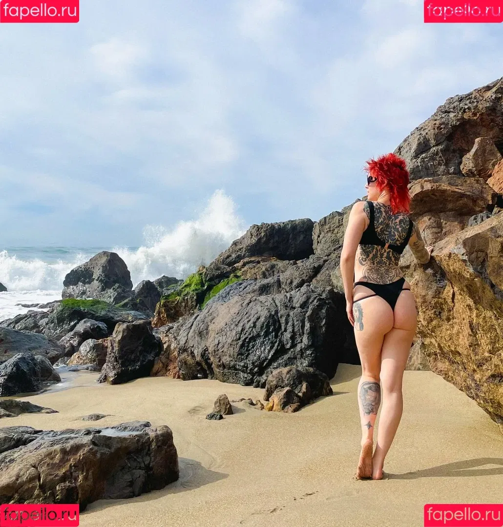 Comicbookgirl19 Onlyfans Photo Gallery 