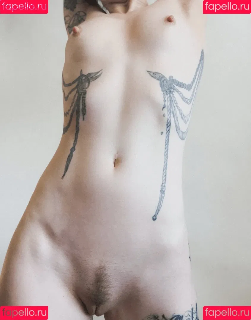 Comicbookgirl19 Onlyfans Photo Gallery 
