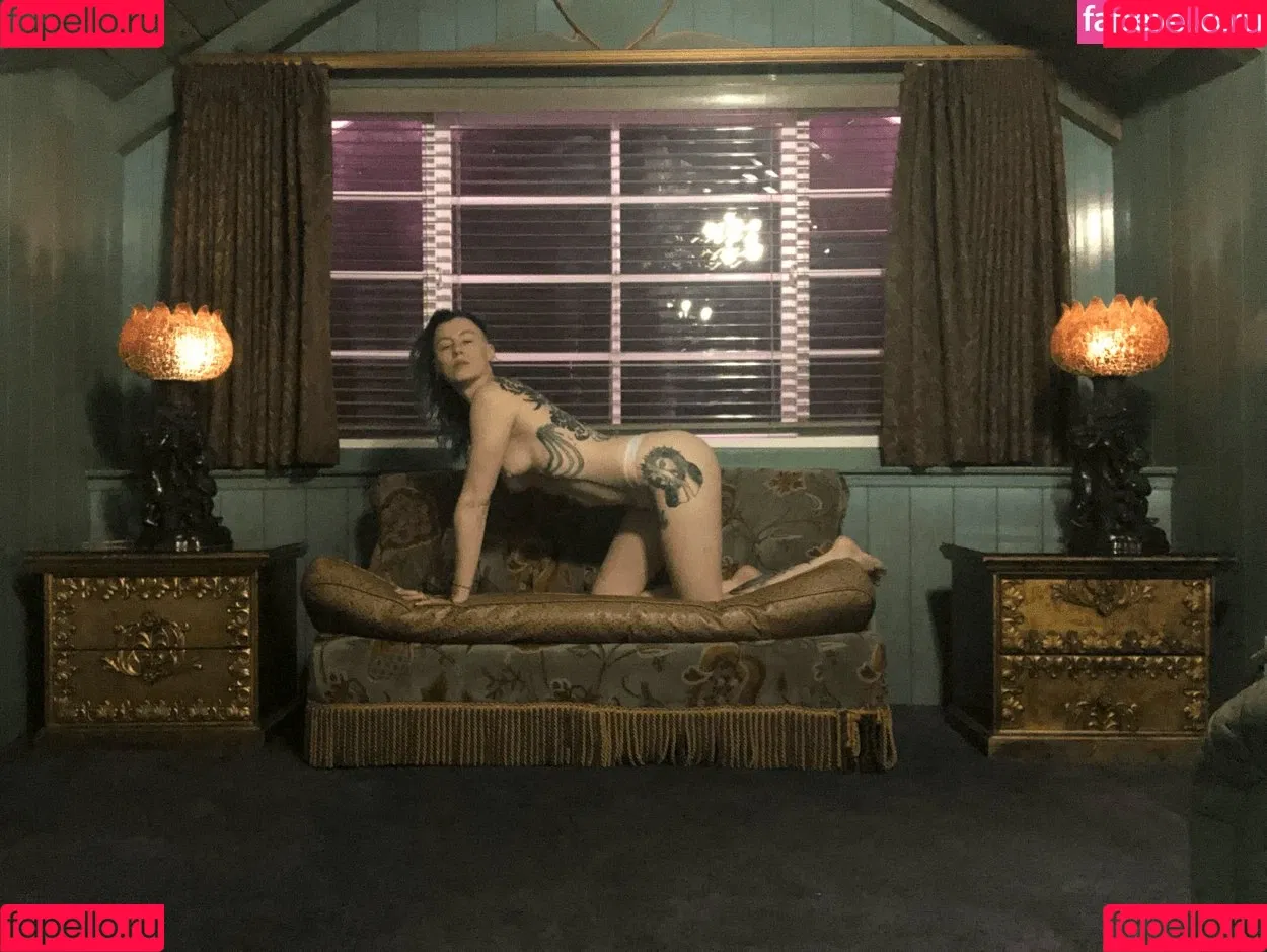 Comicbookgirl19 Onlyfans Photo Gallery 