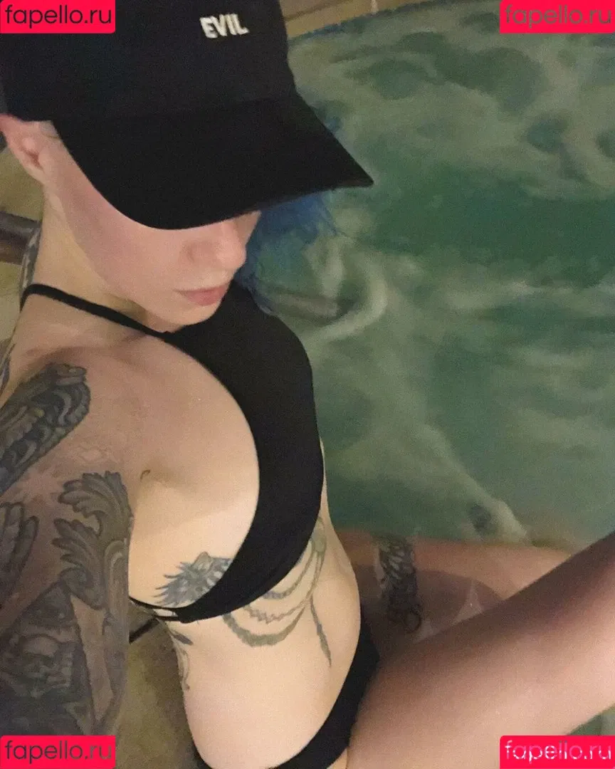Comicbookgirl19 Onlyfans Photo Gallery 
