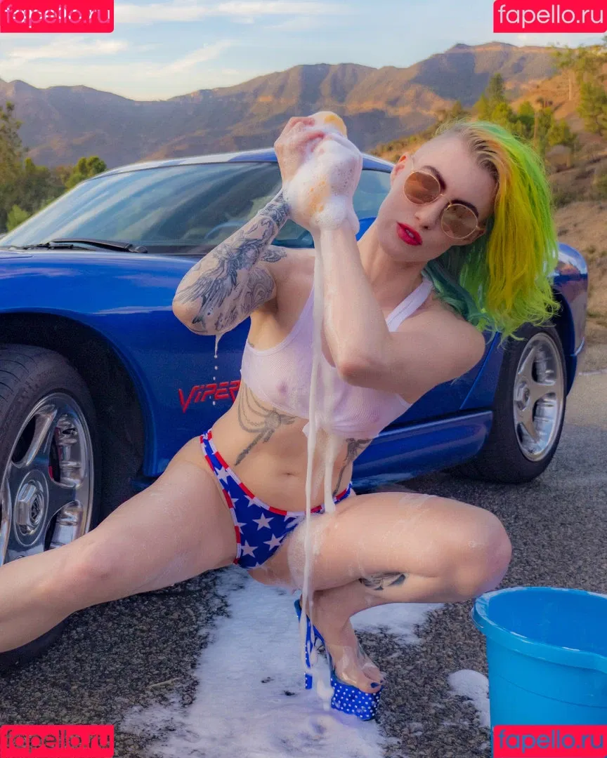 Comicbookgirl19 Onlyfans Photo Gallery 