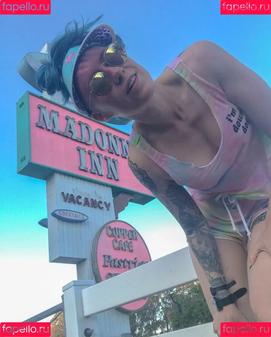 Comicbookgirl19 Onlyfans Photo Gallery 