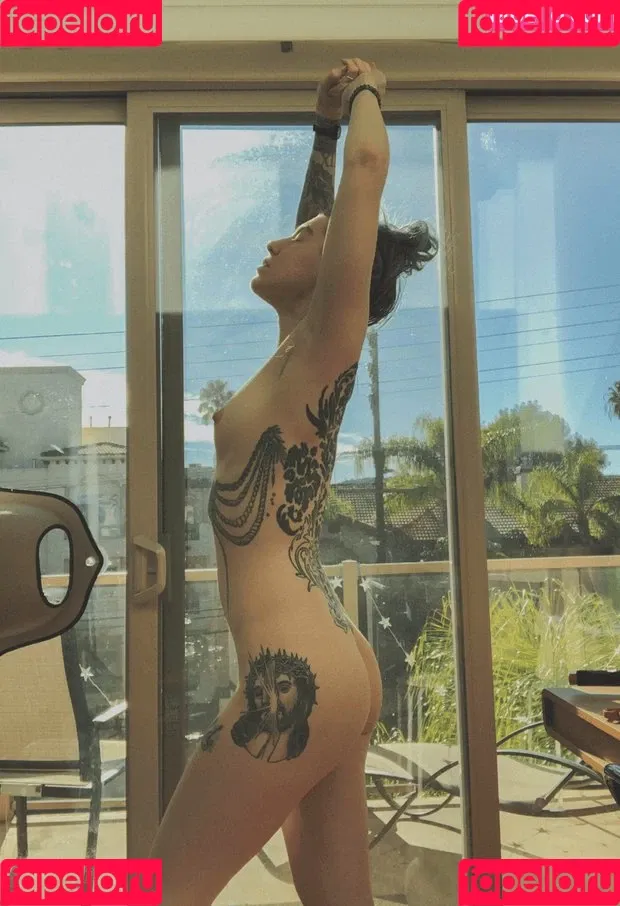 Comicbookgirl19 Onlyfans Photo Gallery 
