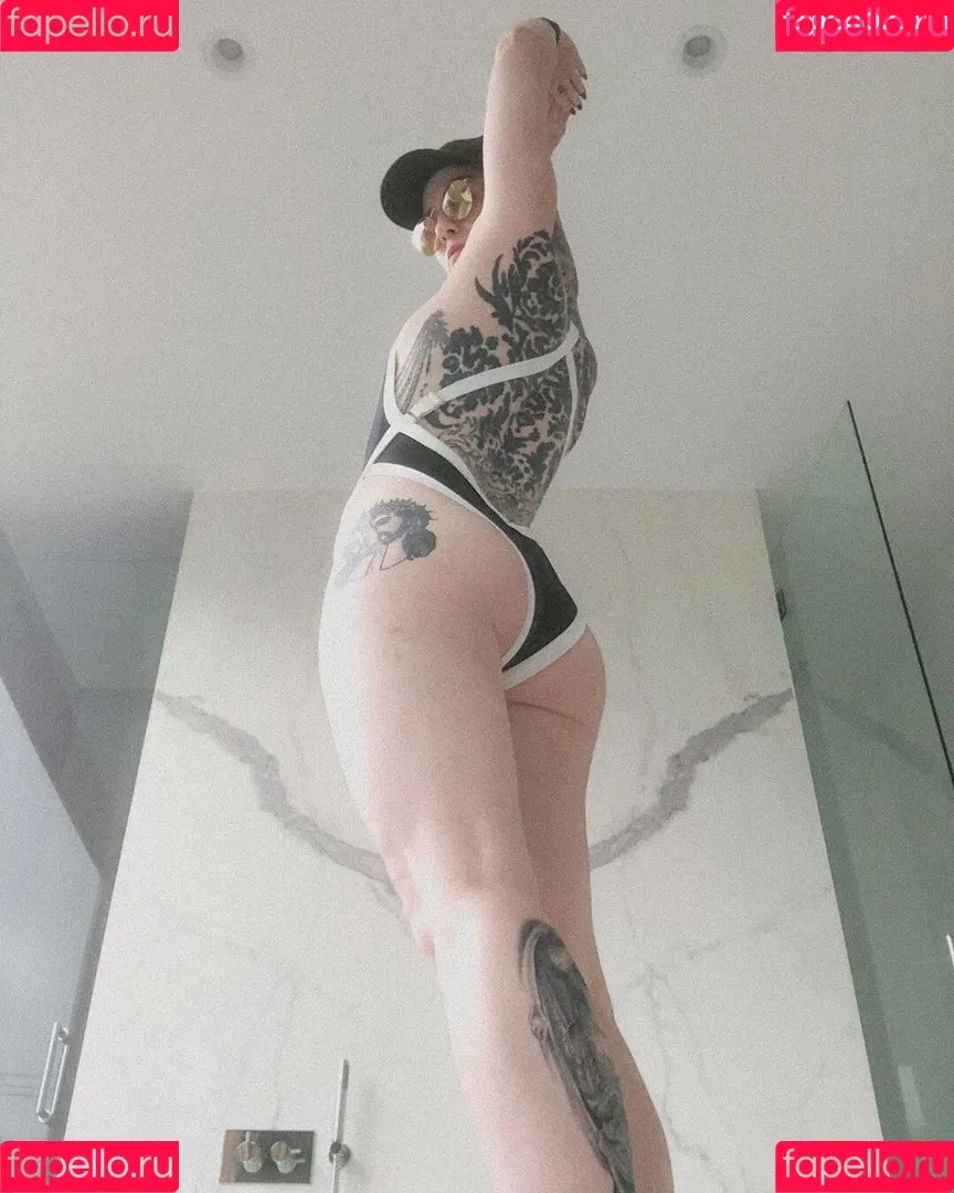Comicbookgirl19 Onlyfans Photo Gallery 