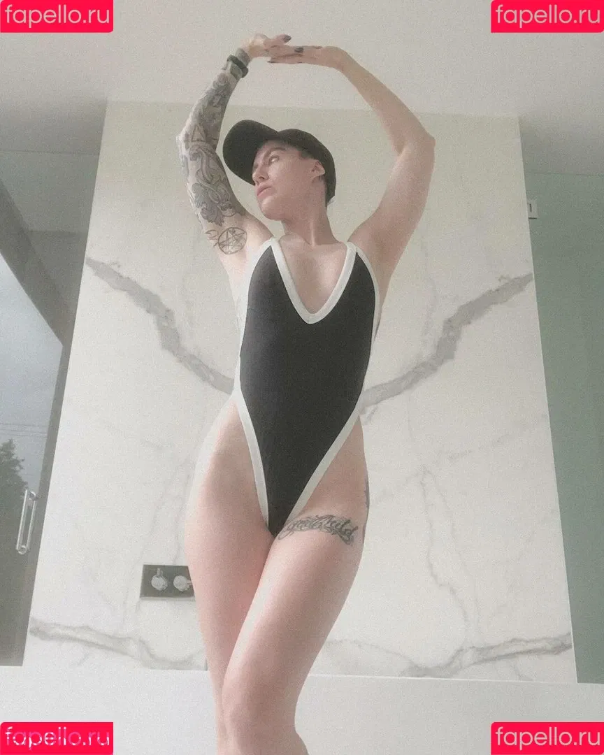 Comicbookgirl19 Onlyfans Photo Gallery 