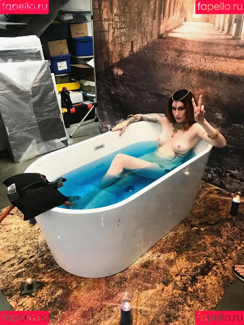 Comicbookgirl19 Onlyfans Photo Gallery 