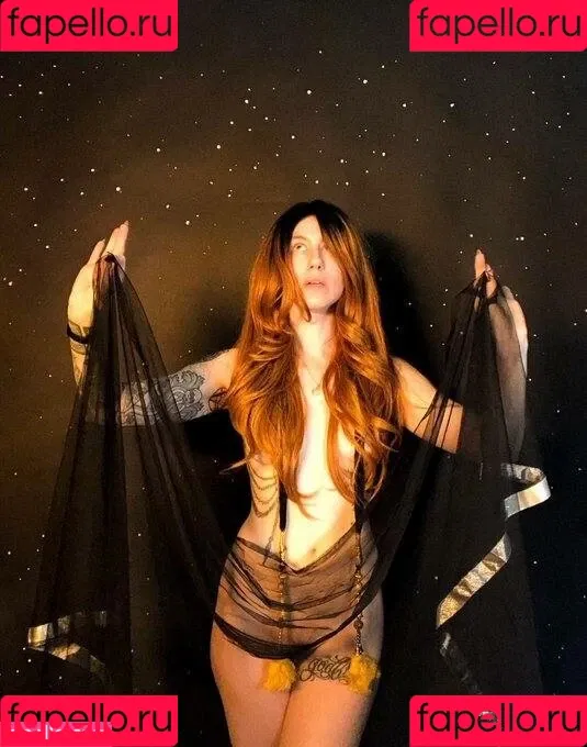 Comicbookgirl19 Onlyfans Photo Gallery 