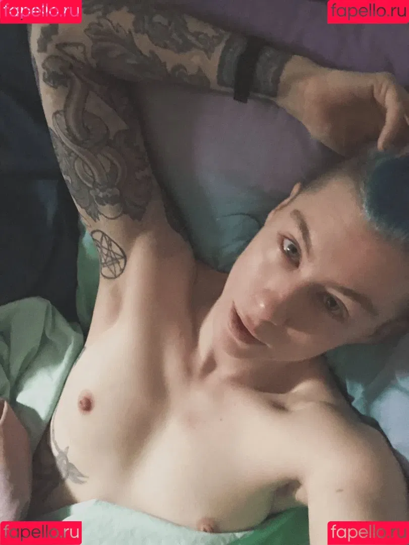 Comicbookgirl19 Onlyfans Photo Gallery 