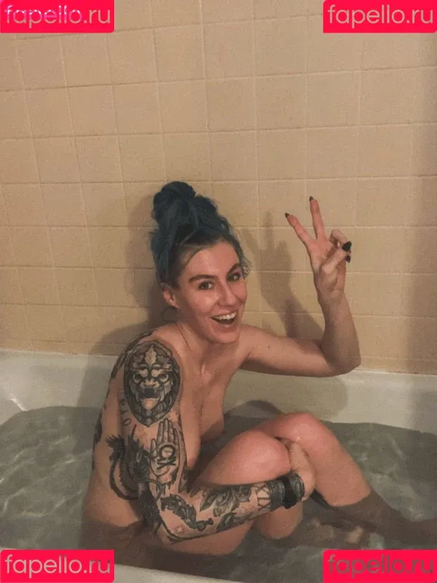 Comicbookgirl19 Onlyfans Photo Gallery 