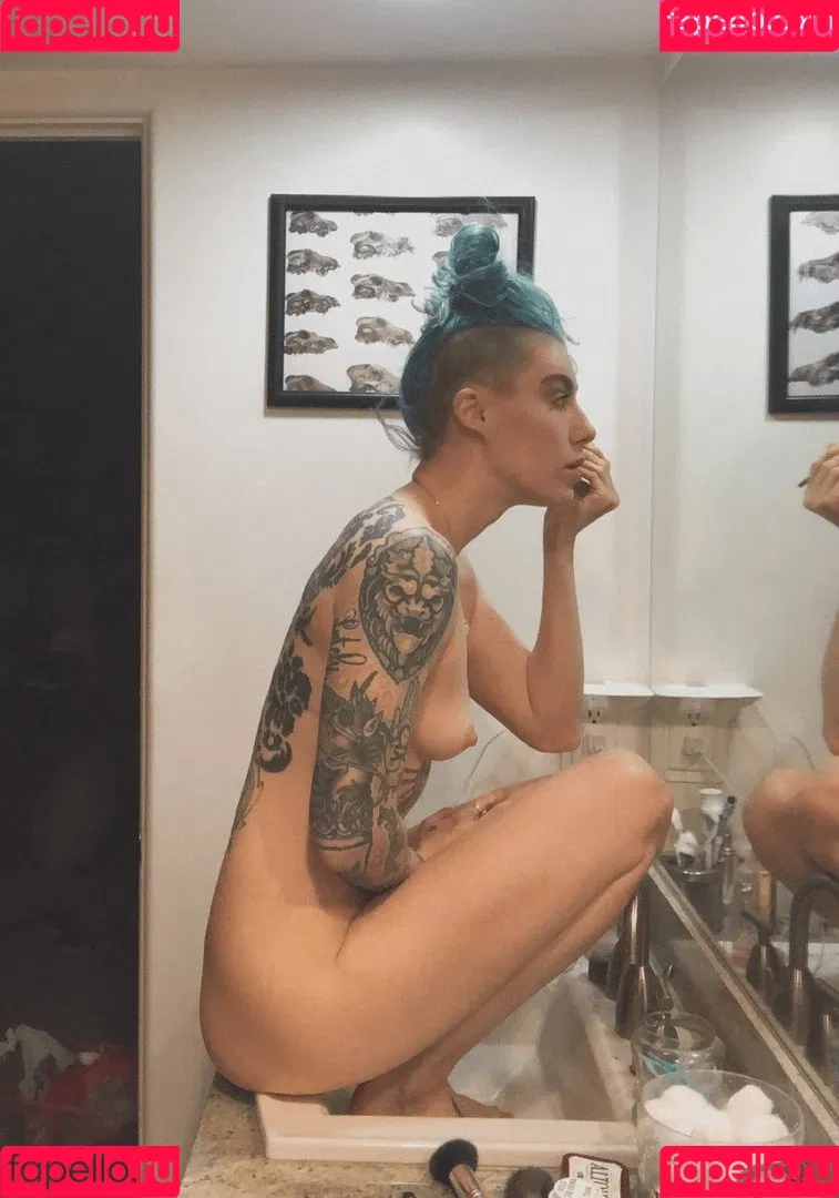 Comicbookgirl19 Onlyfans Photo Gallery 