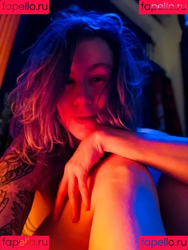 Comicbookgirl19 Onlyfans Photo Gallery 