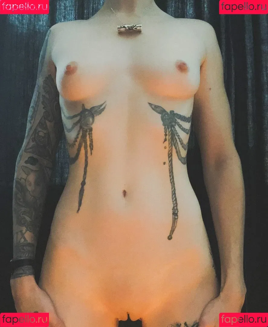 Comicbookgirl19 Onlyfans Photo Gallery 