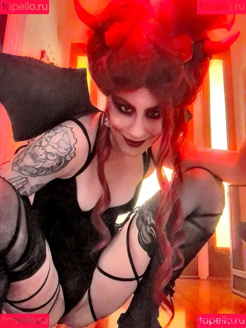 Comicbookgirl19 Onlyfans Photo Gallery 