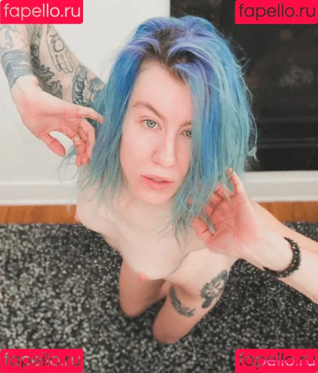 Comicbookgirl19 Onlyfans Photo Gallery 