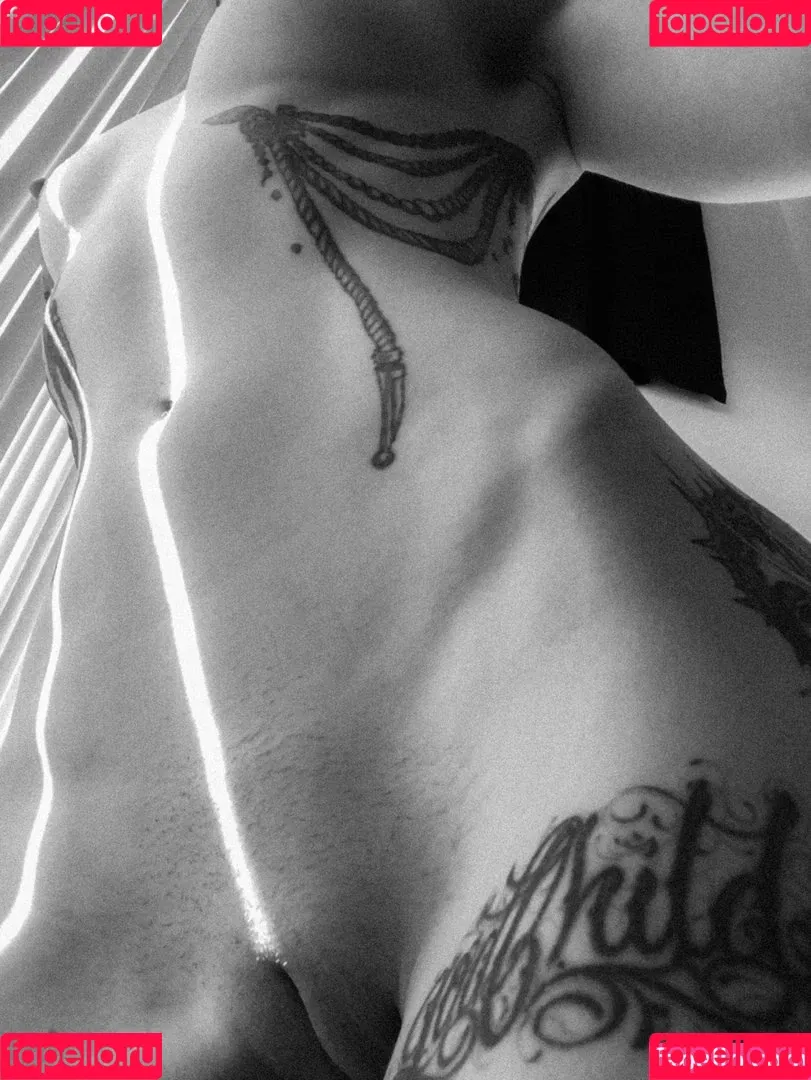 Comicbookgirl19 Onlyfans Photo Gallery 