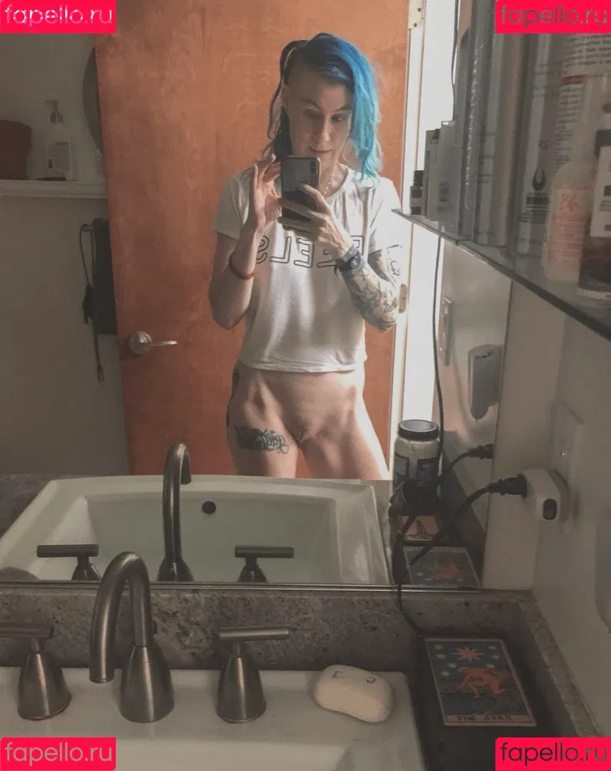 Comicbookgirl19 Onlyfans Photo Gallery 