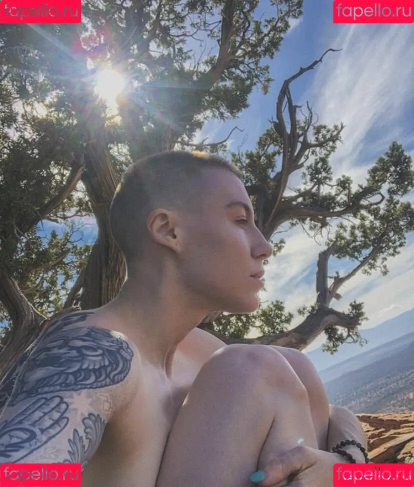 Comicbookgirl19 Onlyfans Photo Gallery 