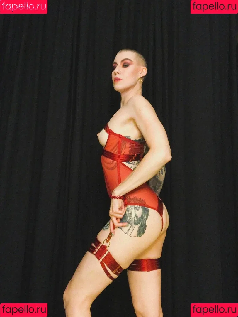 Comicbookgirl19 Onlyfans Photo Gallery 