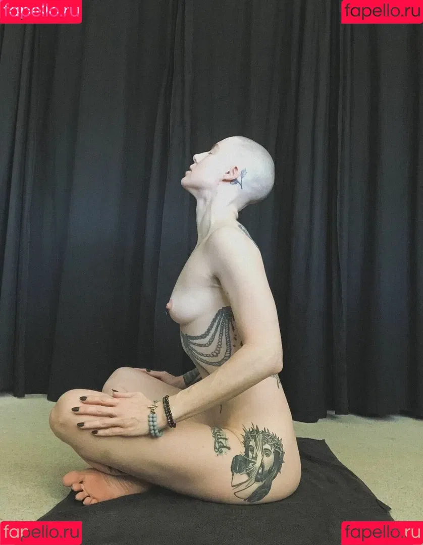 Comicbookgirl19 Onlyfans Photo Gallery 