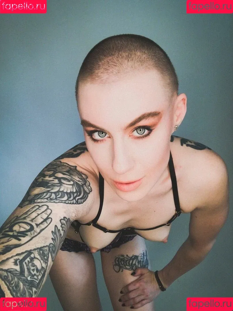 Comicbookgirl19 Onlyfans Photo Gallery 