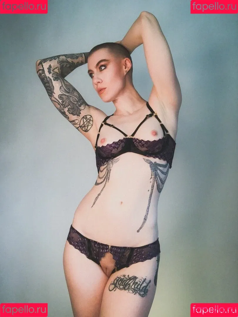Comicbookgirl19 Onlyfans Photo Gallery 