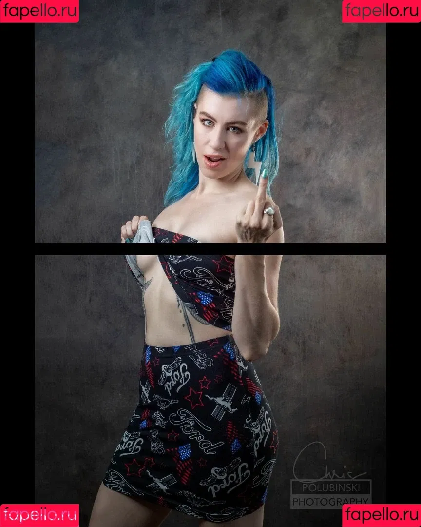 Comicbookgirl19 Onlyfans Photo Gallery 