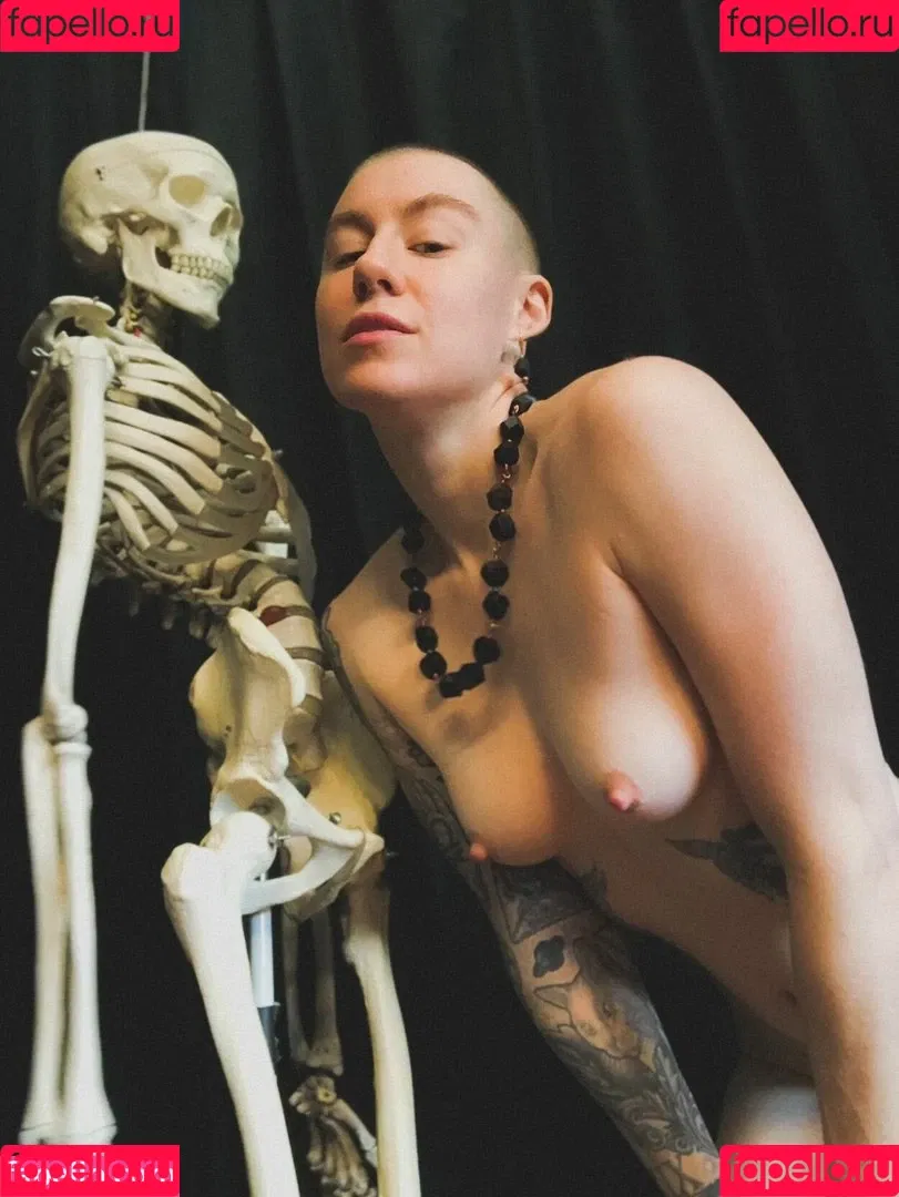 Comicbookgirl19 Onlyfans Photo Gallery 